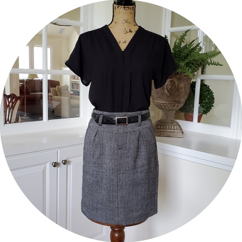 Banana Republic Gray Herringbone Knit Skirt